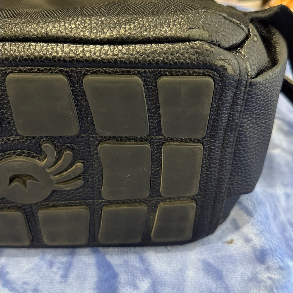 Itzy Ritzy Black Large Diaper/Backpack Bag - Picture 8 of 12